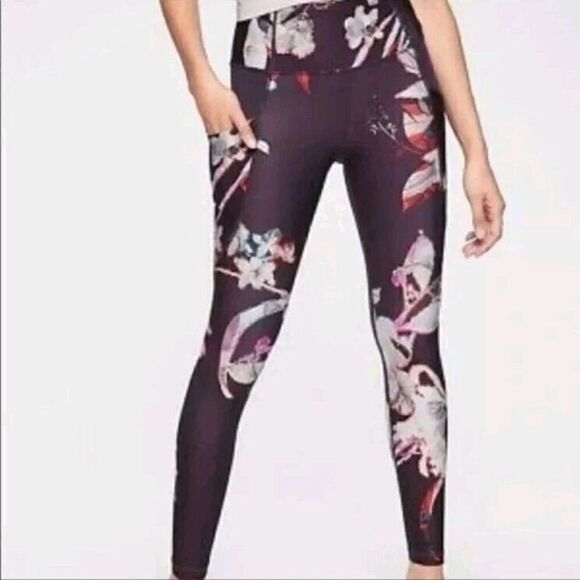 Athleta Salutation Stash Pocket Floral Magnolia Tight Regal Plum Women's Size XS - Picture 1 of 7
